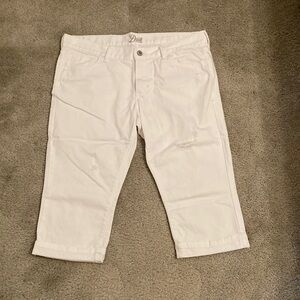 Old Navy Diva Distressed White Jean Capris